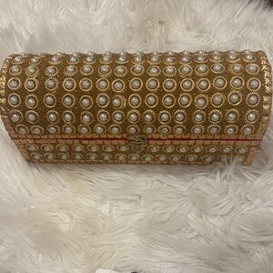 Gold pearl jewelry case
